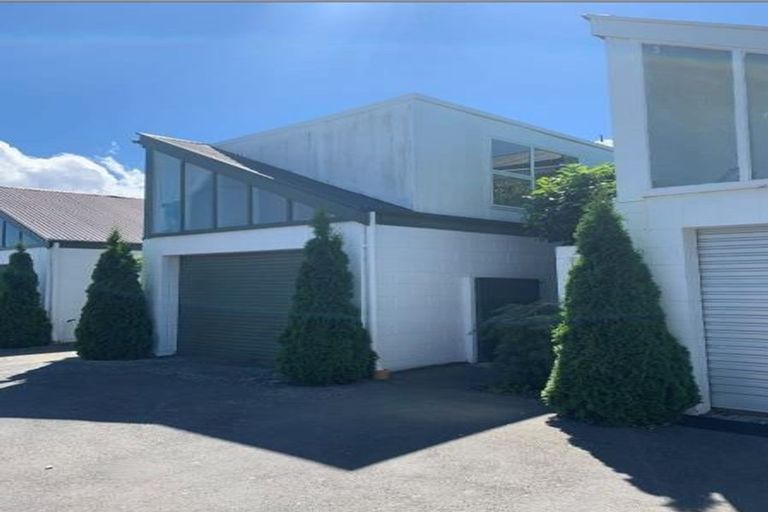 Photo of property in 2/99 Aikmans Road, Merivale, Christchurch, 8014