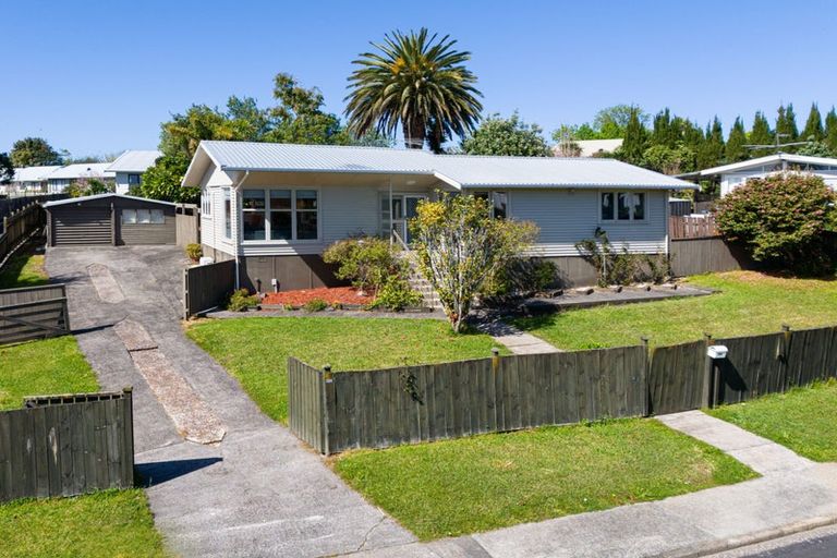 Photo of property in 23 Patts Avenue, Glendene, Auckland, 0602