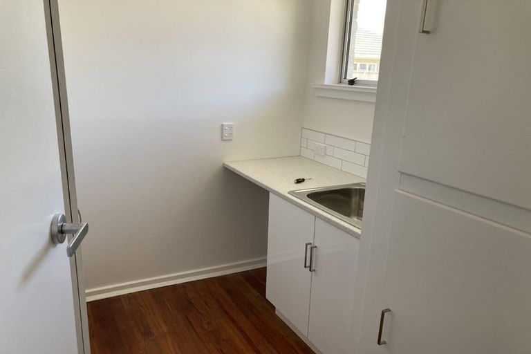 Photo of property in 4a Armstrong Avenue, Saint Martins, Christchurch, 8022