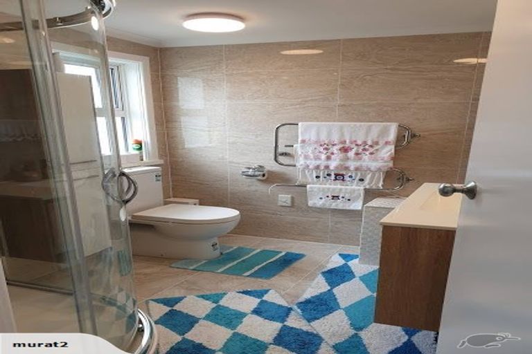 Photo of property in 16 Turville Crescent, Newlands, Wellington, 6037