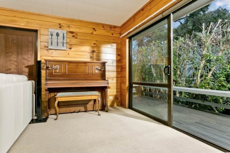 Photo of property in 2/32 Trinidad Road, Sunnynook, Auckland, 0620