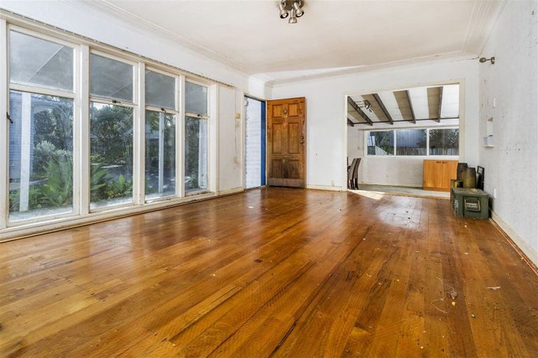 Photo of property in 2/22 Windy Ridge Road, Glenfield, Auckland, 0629