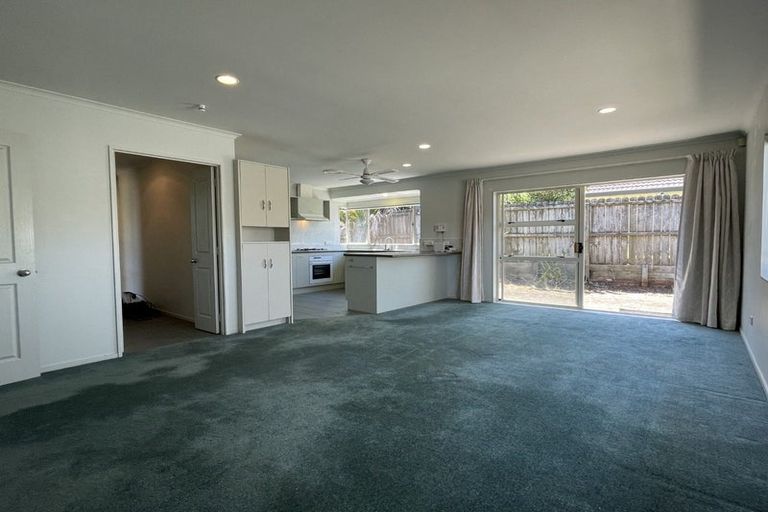 Photo of property in 8 Hagen Close, Golflands, Auckland, 2013