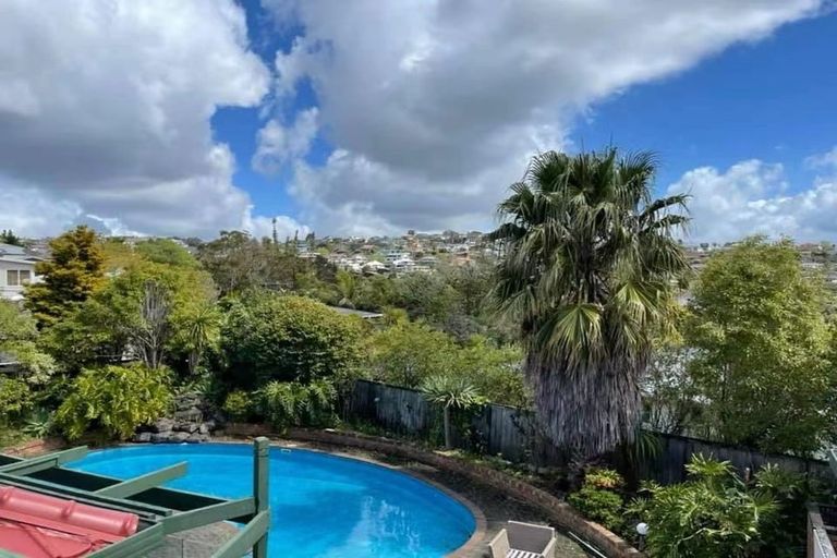 Photo of property in 7 Aotearoa Terrace, Murrays Bay, Auckland, 0630