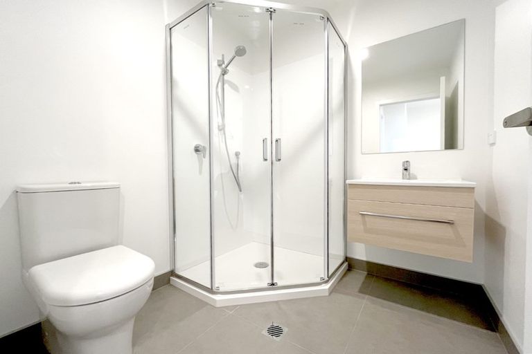 Photo of property in 4/12 Enderby Drive, Te Atatu Peninsula, Auckland, 0610