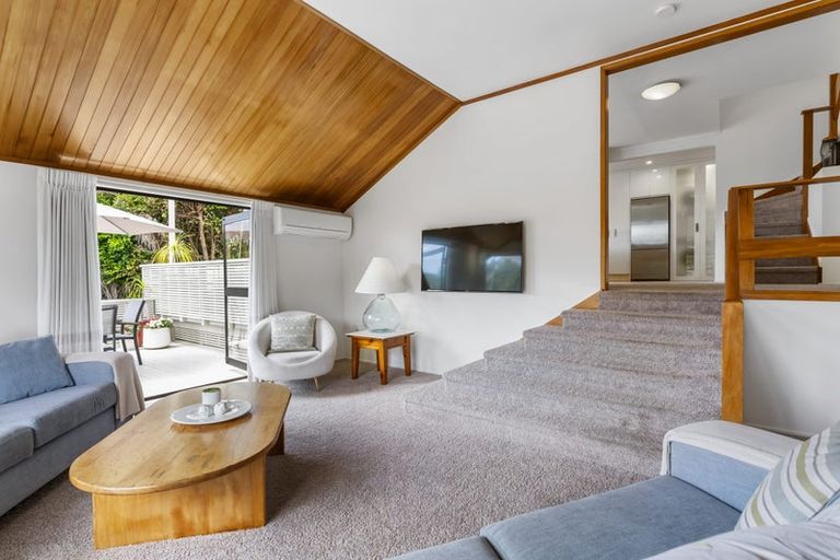 Photo of property in 5 Honeysuckle Lane, Mairangi Bay, Auckland, 0630