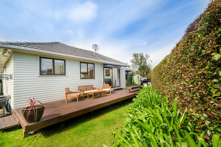 Photo of property in 4 Stafson Lane, Te Atatu Peninsula, Auckland, 0610