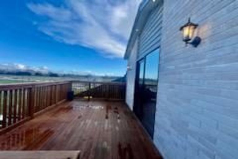 Photo of property in 41 Farranfore Road, Opaheke, Papakura, 2113