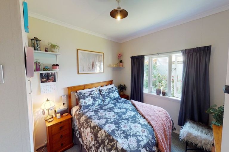 Photo of property in 19 Liverpool Street, Levin, 5510