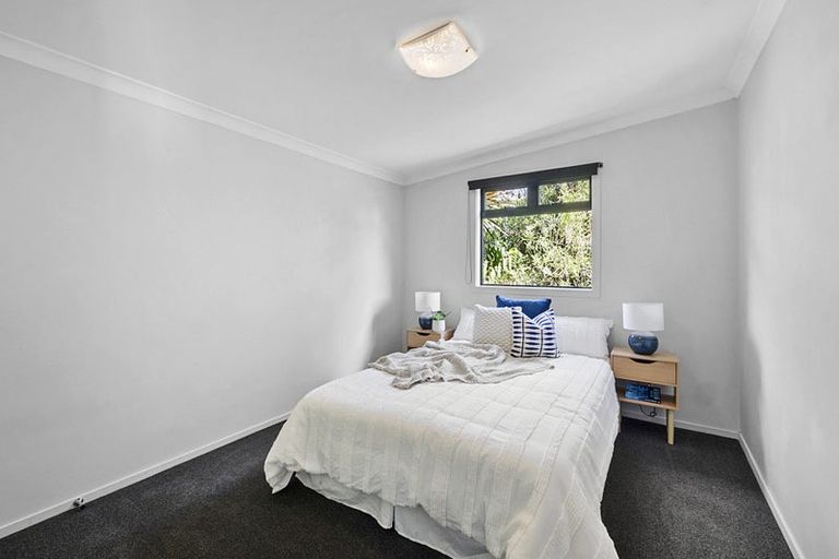 Photo of property in 65 Seaview Road, Marfell, New Plymouth, 4310