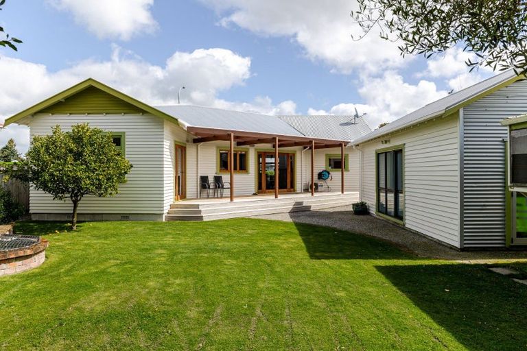 Photo of property in 53 Russell Street, Palmerston North, 4414