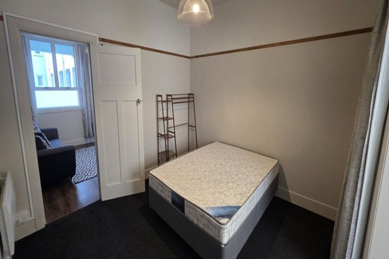 Photo of property in Devonport Apartments, 31/127 Saint Aubyn Street, New Plymouth, 4310