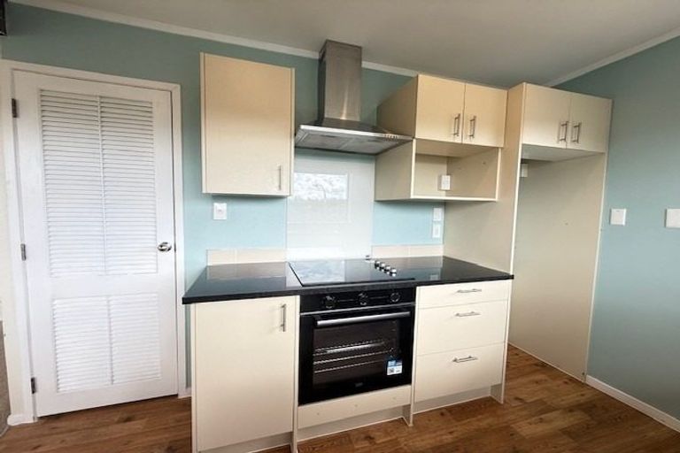 Photo of property in 70 Glencoe Road, Browns Bay, Auckland, 0630