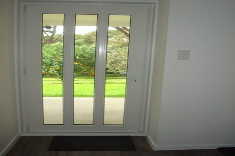 Photo of property in 17 Valron Road, Te Atatu South, Auckland, 0602