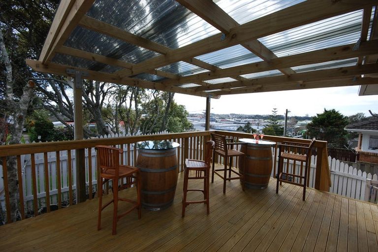 Photo of property in 1/10 Anne Road, Hillcrest, Auckland, 0627