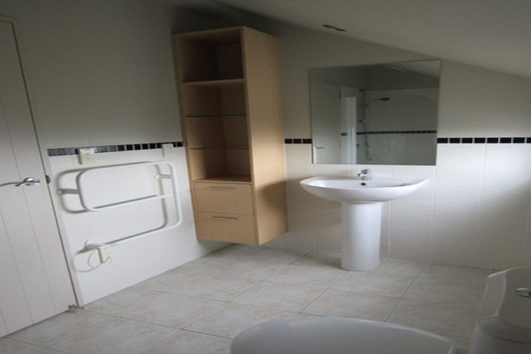 Photo of property in 15/64 Schnapper Rock Road, Schnapper Rock, Auckland, 0632