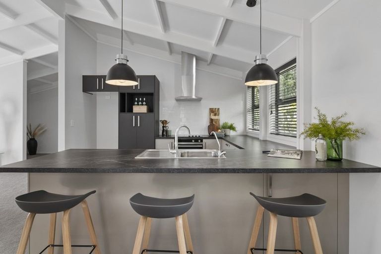 Photo of property in 96 Eliot Street, New Plymouth, 4310