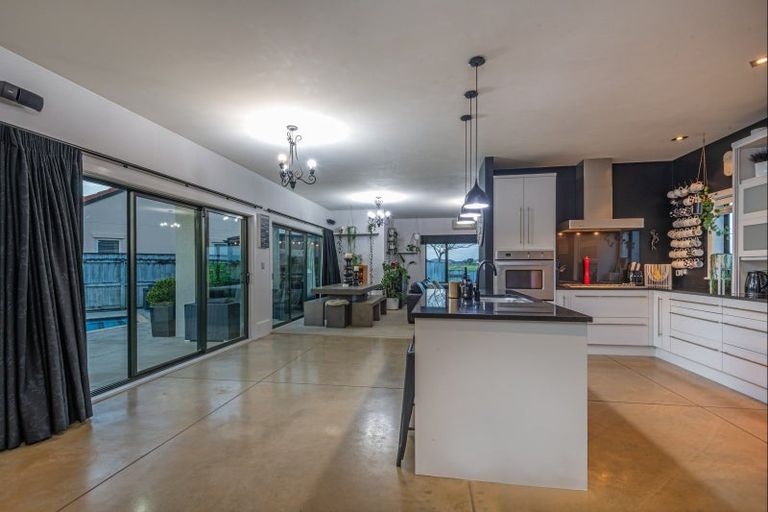 Photo of property in 6 Banksia Grove, Milson, Palmerston North, 4414