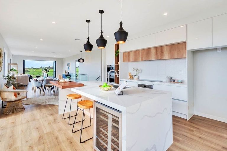 Photo of property in 11 Pacific Heights Road, Orewa, 0931