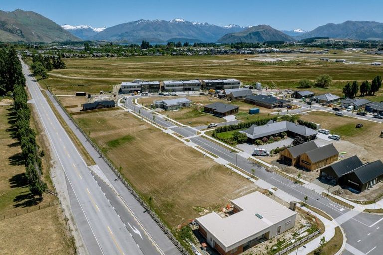 Photo of property in 3 Rubus Street, Wanaka, 9382