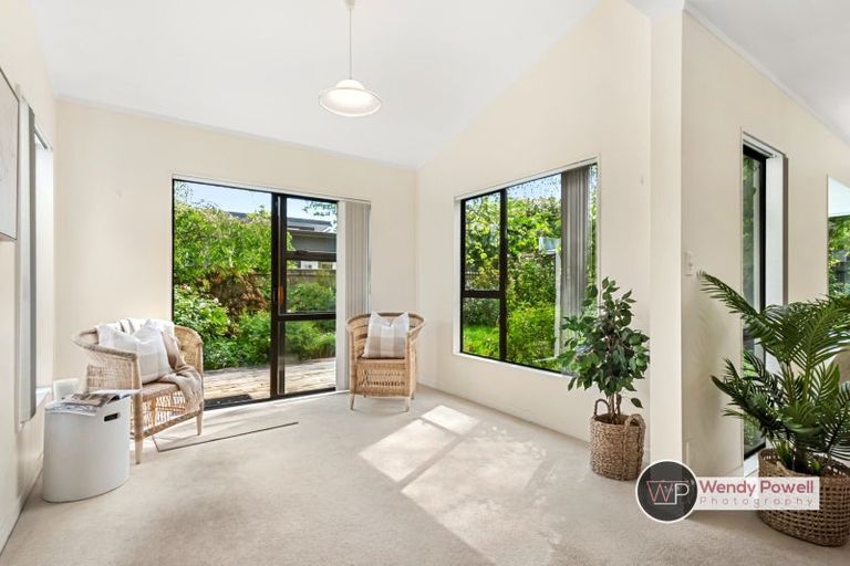 Photo of property in 4 Sutherland Avenue, Silverstream, Upper Hutt, 5019