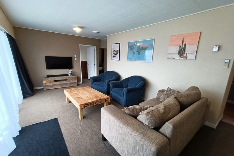 Photo of property in 2/45 Royal Street, Upper Hutt, 5018