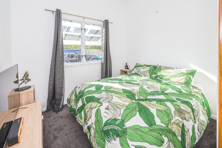 Photo of property in 12 Carlton Avenue, Gonville, Whanganui, 4501