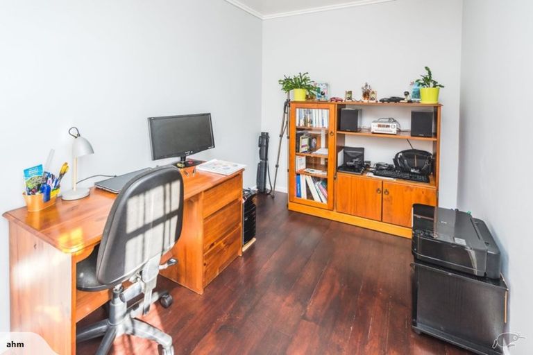 Photo of property in 10 Maire Street, Gonville, Whanganui, 4501