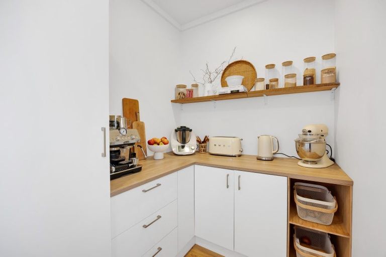 Photo of property in 21 High Street West, Waitara, 4320