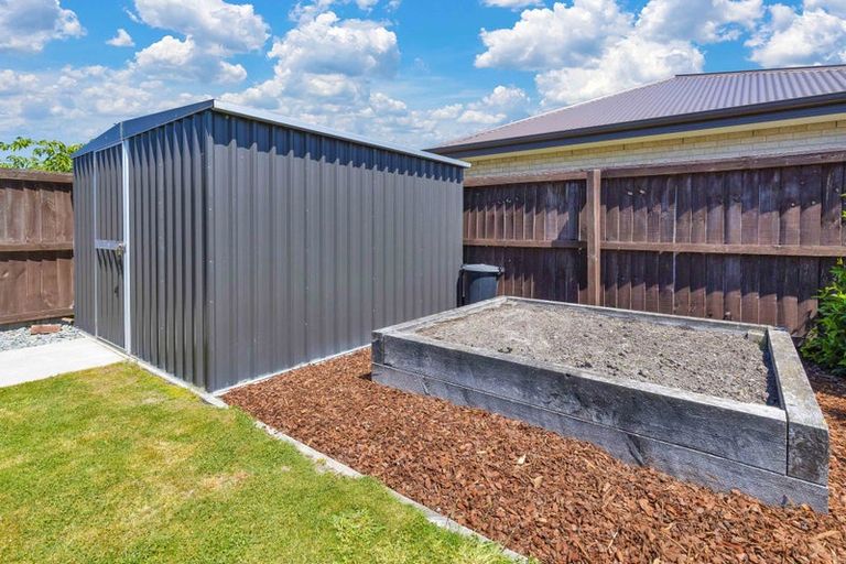 Photo of property in 9 Walnut Way, Rangiora, 7400