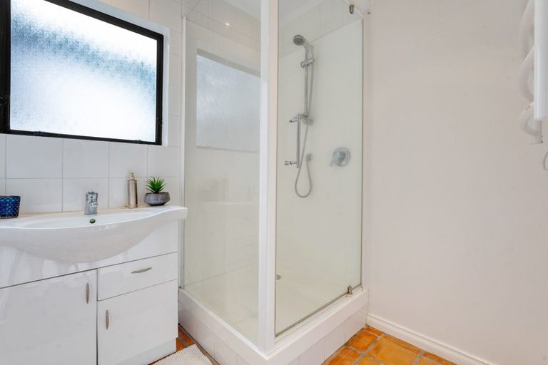 Photo of property in 2/54 Mcdowell Crescent, Hillcrest, Auckland, 0627