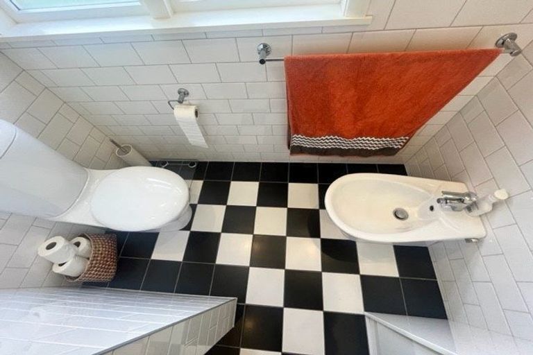 Photo of property in 10 Melvill Grove, Waterloo, Lower Hutt, 5011