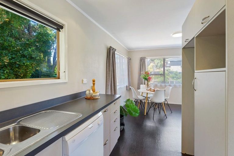 Photo of property in 18 Hicks Crescent, Waikanae Beach, Waikanae, 5036