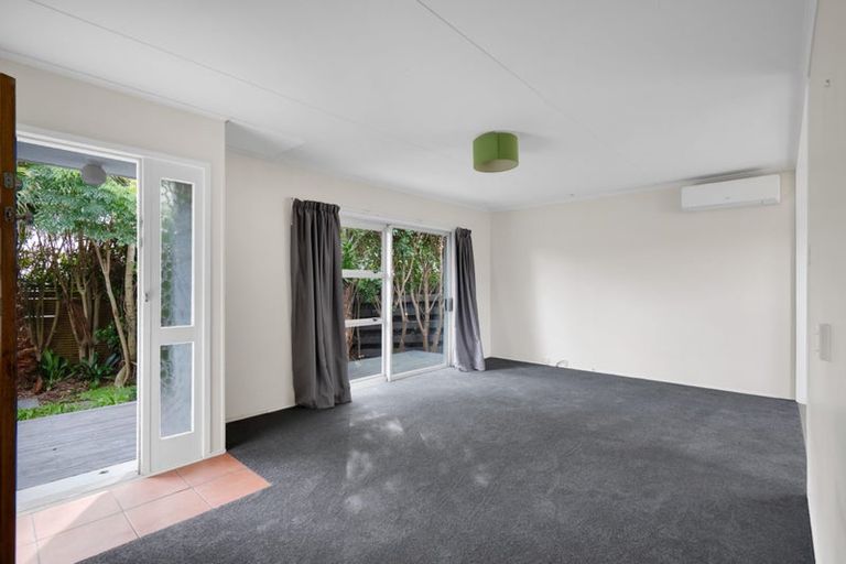 Photo of property in 5a Oleander Place, Bell Block, New Plymouth, 4312