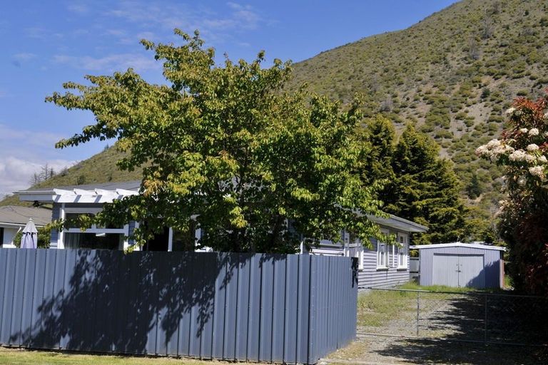 Photo of property in 77 Bledisloe Street, Kurow, 9435