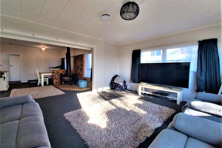 Photo of property in 3 Ambler Avenue, Glen Eden, Auckland, 0602