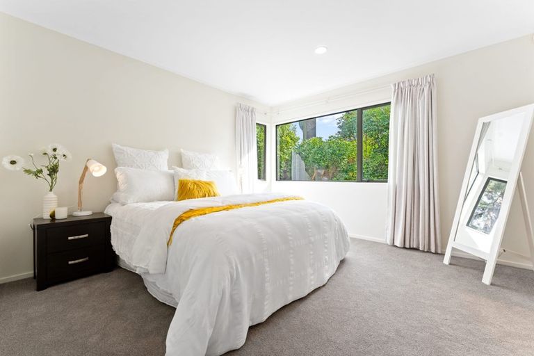 Photo of property in 2/21 Tobruk Crescent, Milford, Auckland, 0620