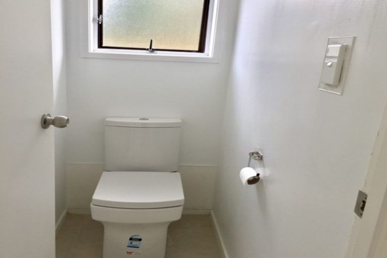 Photo of property in 10 Hamblyn Place, Ranui, Auckland, 0612