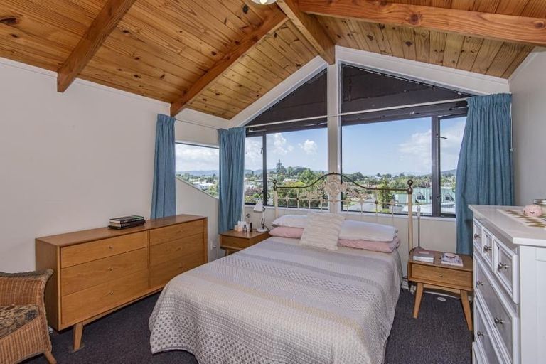 Photo of property in 1 Fairway Drive, Te Kamo, Whangarei, 0112