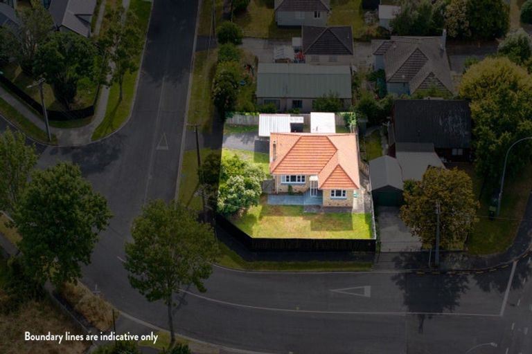 Photo of property in 2 Old Farm Road, Hamilton East, Hamilton, 3216