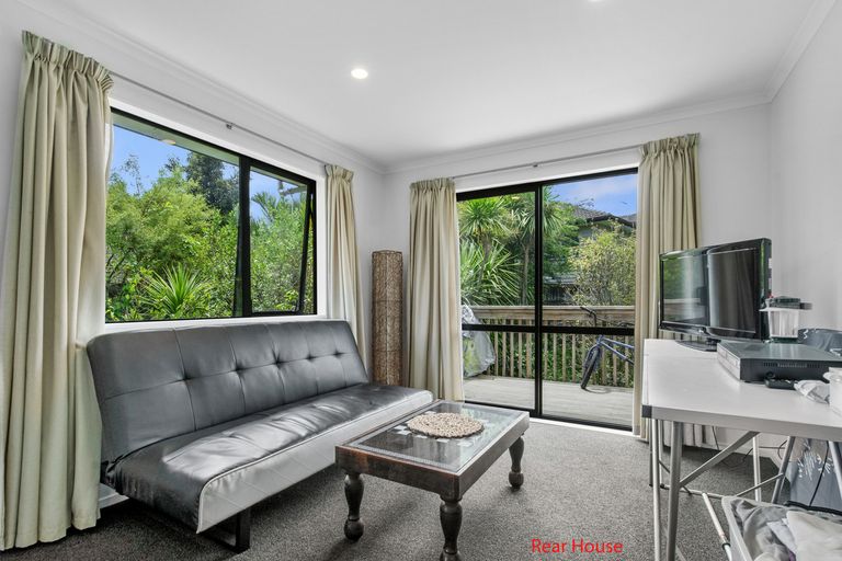 Photo of property in 59a Sungrove Rise, Sunnyvale, Auckland, 0612