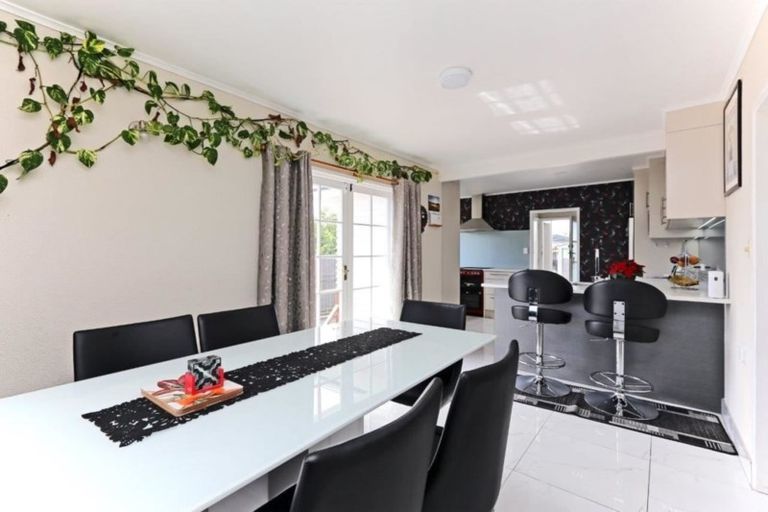 Photo of property in 37 Elliott Crescent, Havelock North, 4130