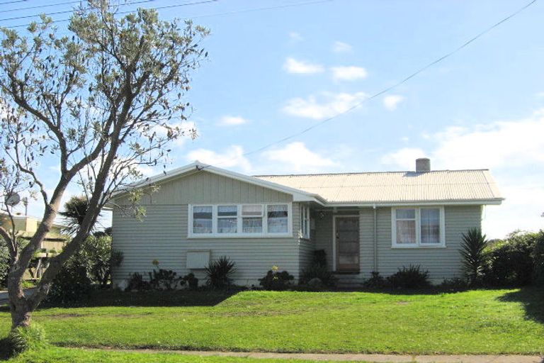 Photo of property in 32 Bennett Street, Gonville, Whanganui, 4501