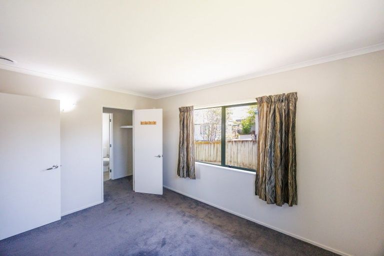 Photo of property in 24 Lydia Place, Kelvin Grove, Palmerston North, 4414