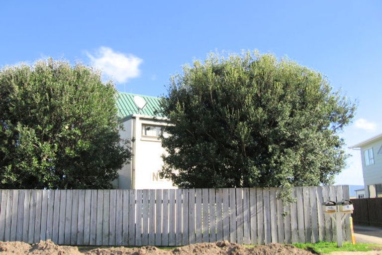 Photo of property in 98a Karewa Parade, Papamoa Beach, Papamoa, 3118