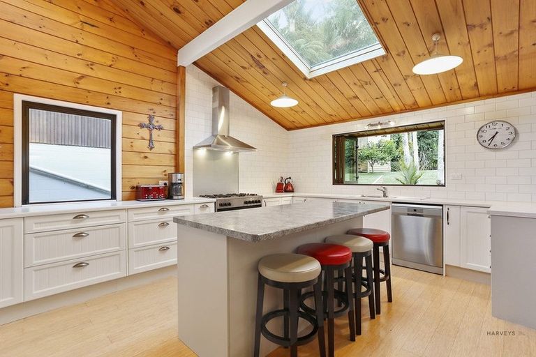 Photo of property in 63 Bush Road, Waiatarua, Auckland, 0604