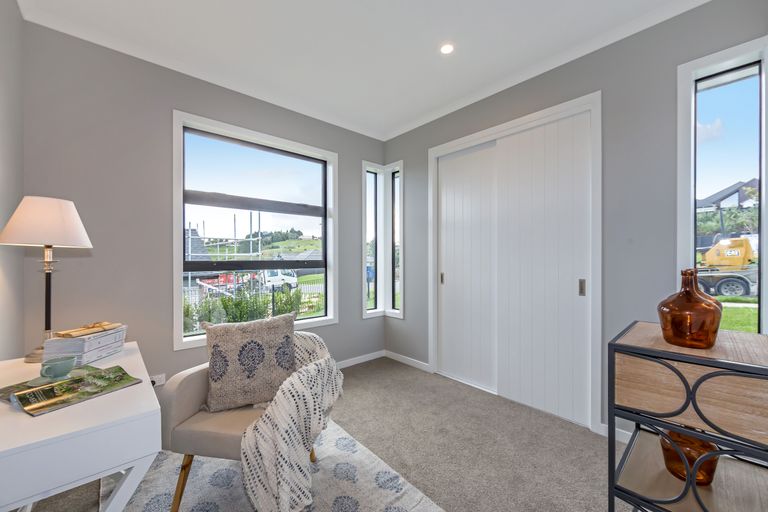 Photo of property in 13 Boocock Crescent, Orewa, 0931