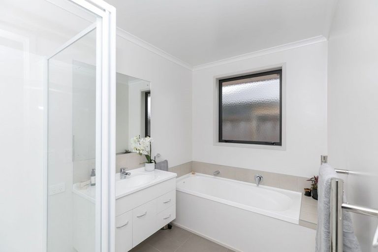 Photo of property in 8 Max Landing, Grandview Heights, Hamilton, 3200