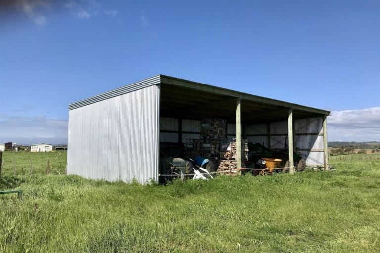 Photo of property in 296 Inland Road North, Tikorangi, Waitara, 4383