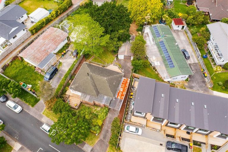 Photo of property in 31 Takapu Street, Henderson, Auckland, 0612